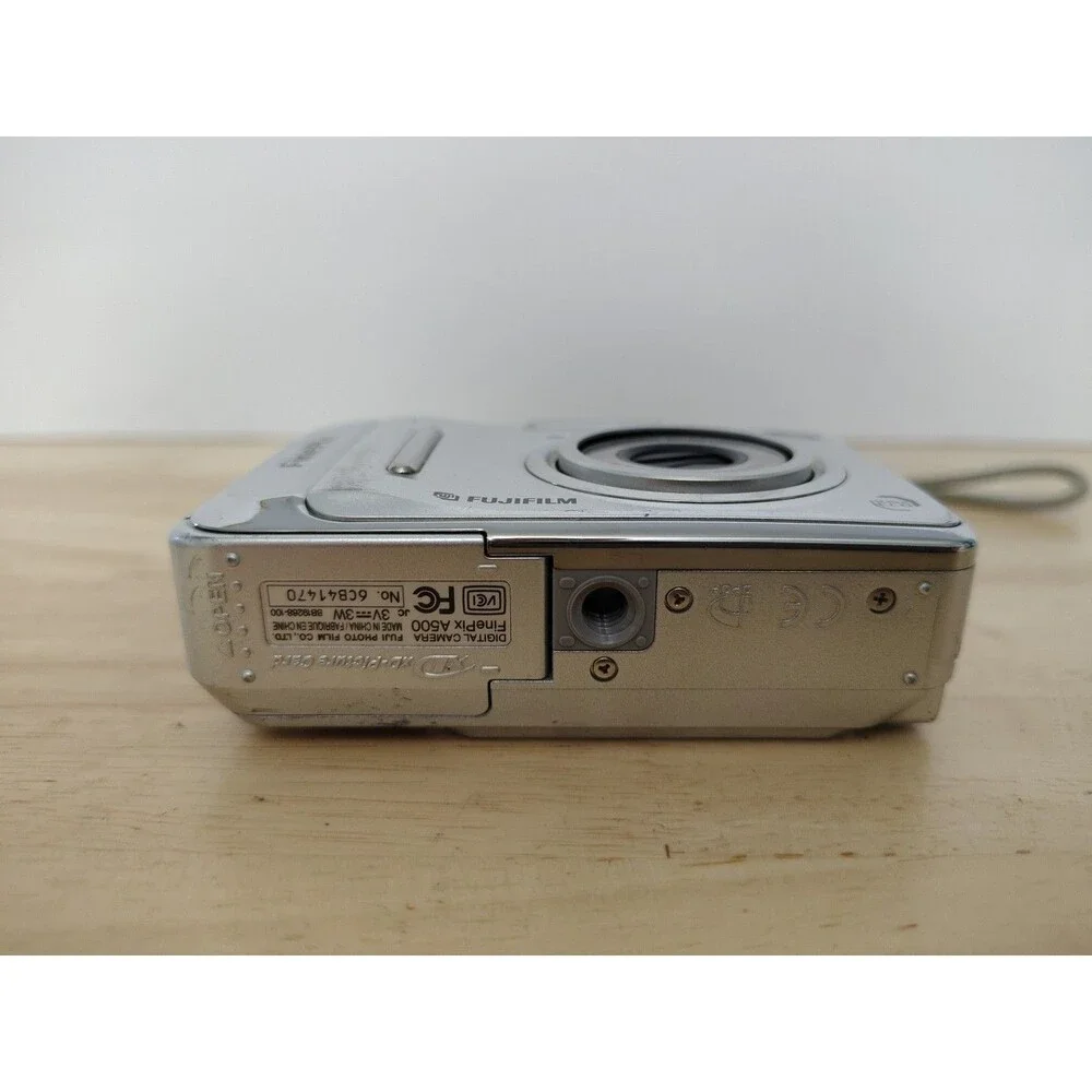 Fujifilm FinePix A500 Compact Digital Camera Parts Only Lens Does Not Pop Out